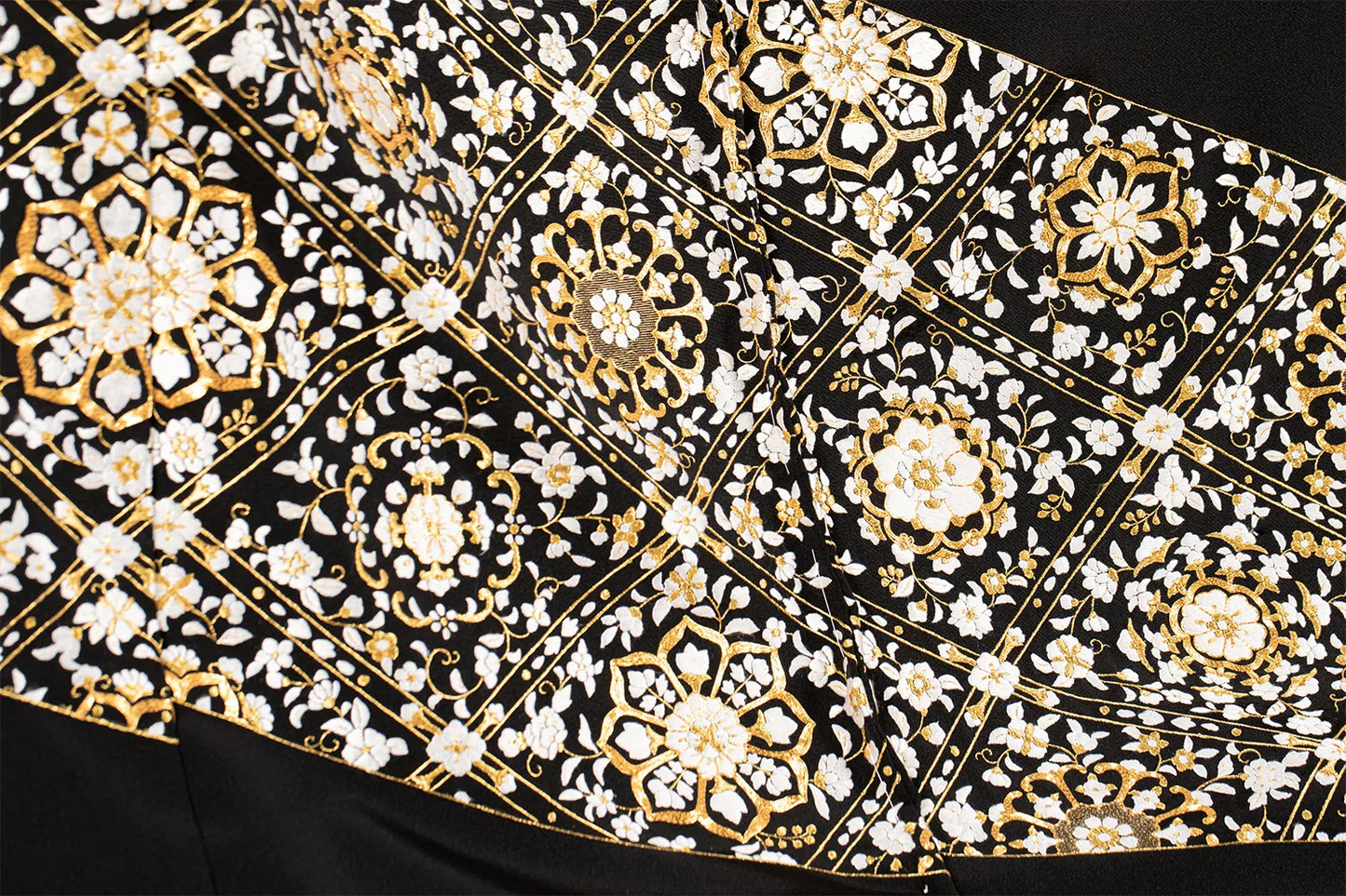 黒留袖 総手刺繍